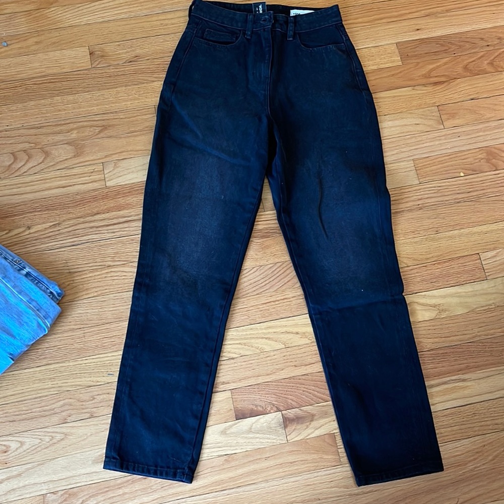 PRODUCT DETAILS
Mom jeans by COLLUSION
Exclusive to ASOS
